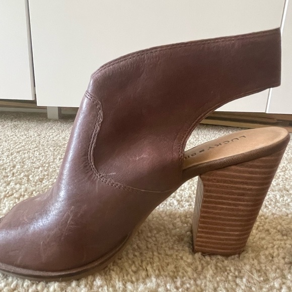 Lucky Brand Brown Booties Ankle Boots - Picture 5 of 9